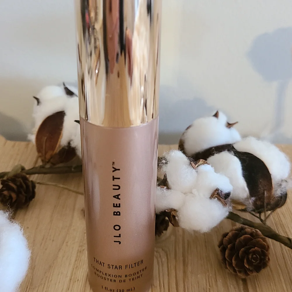 ⭐️⭐️HOST PICK⭐️⭐️JLO BEAUTY 1 fl.oz Complexion Booster in PINK CHAMPAGNE